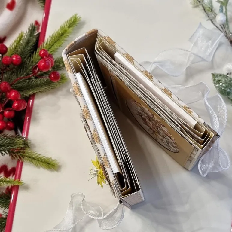 Фотоальбом ручной работы на 30 фотографий в подарочной упаковке с открыткой