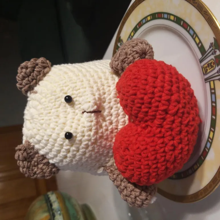 Котик с сердечком