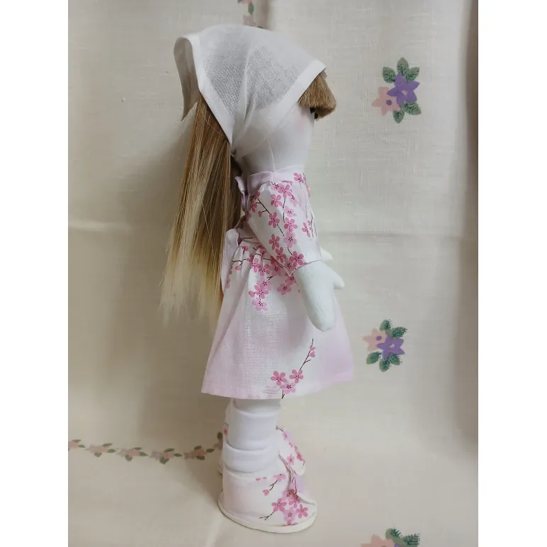 Кукла ручной работы