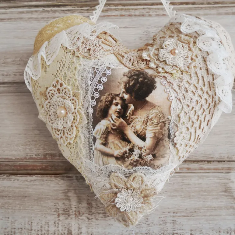 Кружевное сердце для интерьера