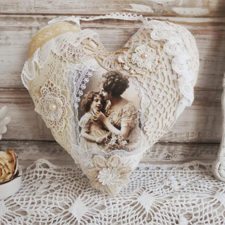 Кружевное сердце для интерьера