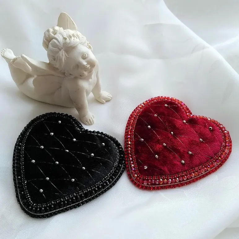 Броши "Бархатное сердце"