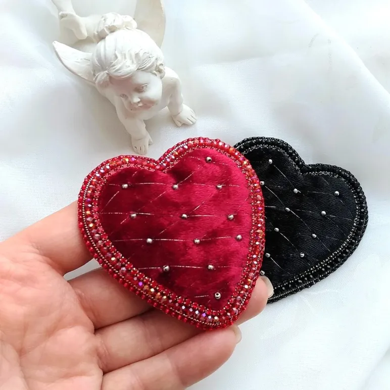 Броши "Бархатное сердце"