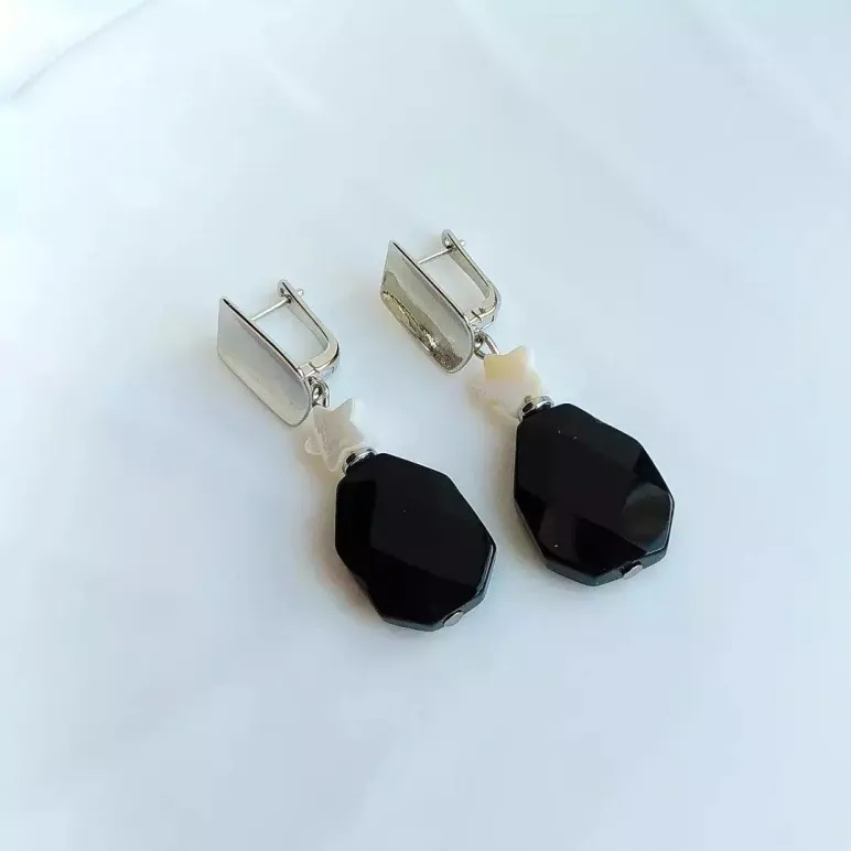 Серьги с агатом и перламутром "Андромеда"