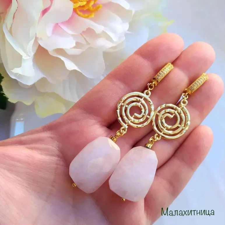 Серьги с розовым кварцем «Любовное настроение».