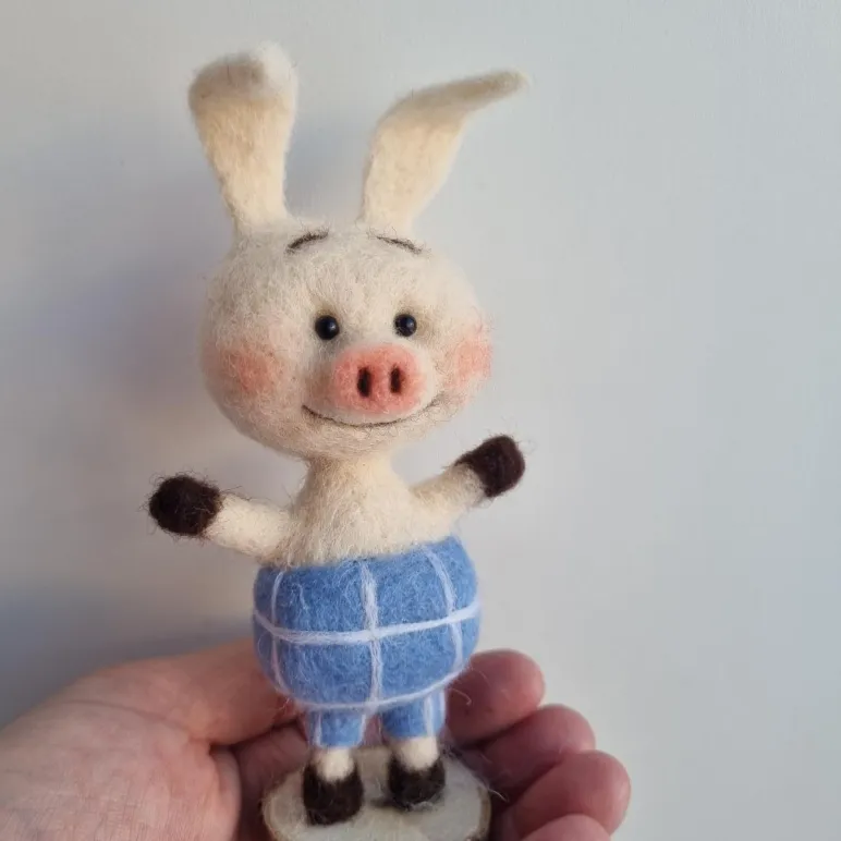 Игрушка ручной работы Пятачок