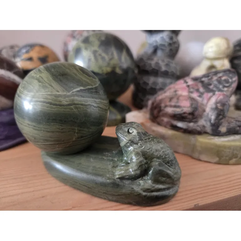 шар из камня