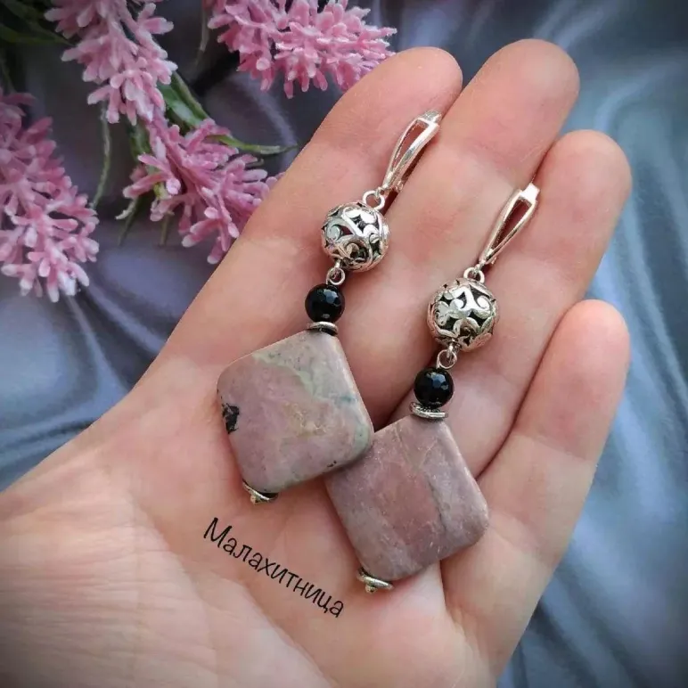 Серьги с родонитом "Сладкий флирт"