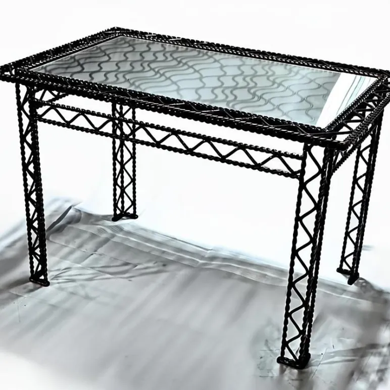 Журнальный столик