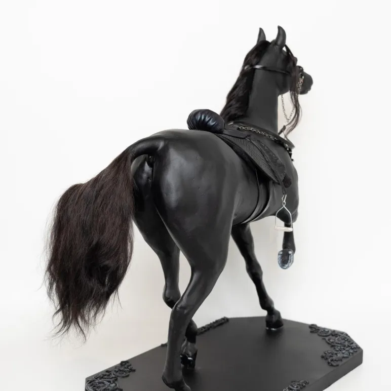 Вороной конь