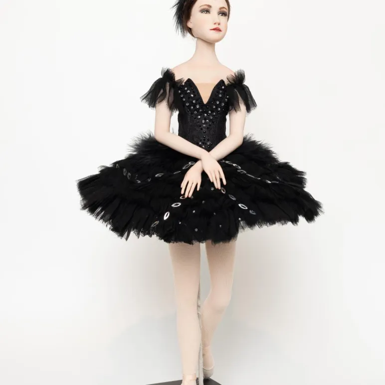 Кукла "Черный лебедь"