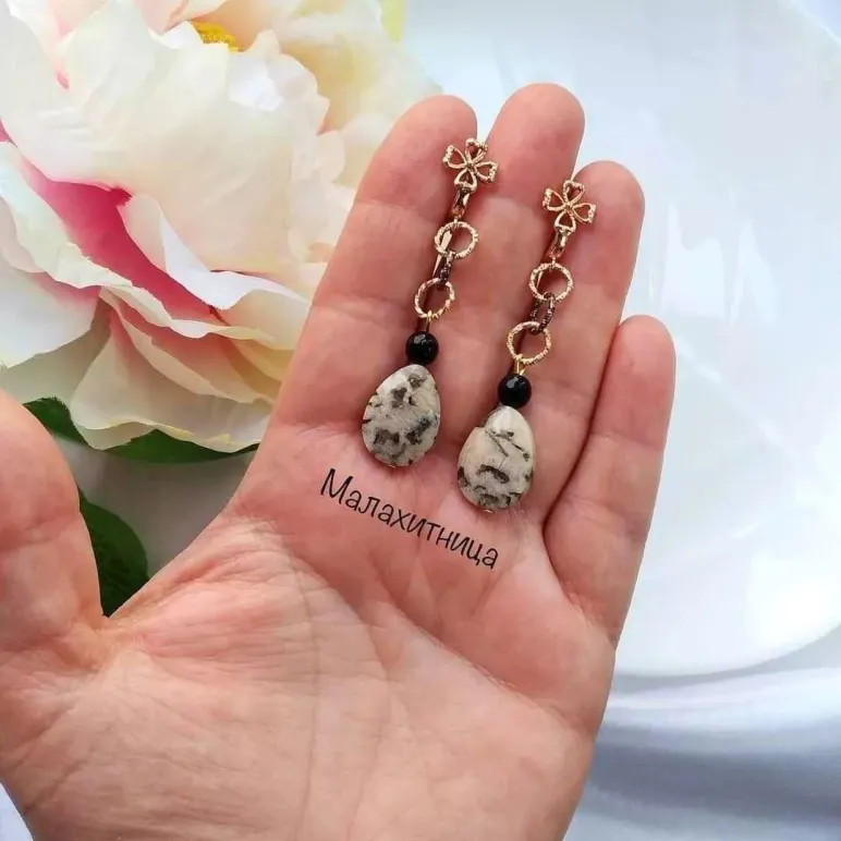 Серьги из ортоклаза и агата "Слуги Амура"