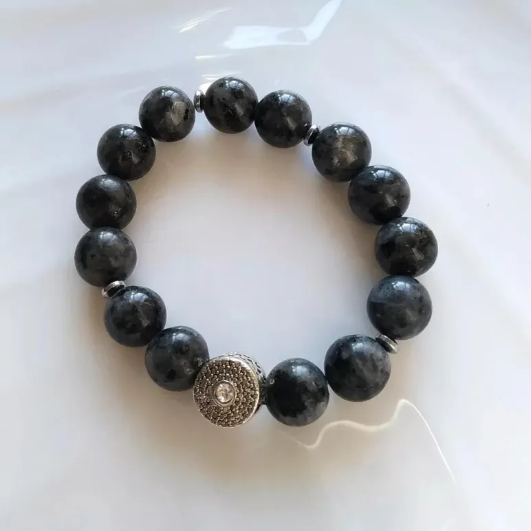 Женский браслет-талисман из лабродорита