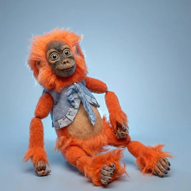 Оранжевая обезьянка