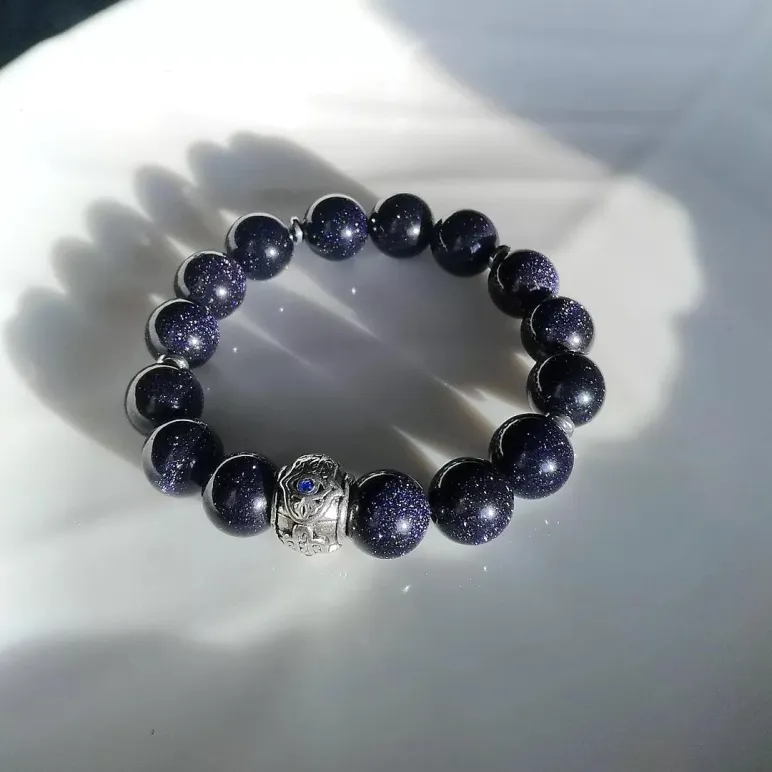 Женский браслет из авантюринового стекла