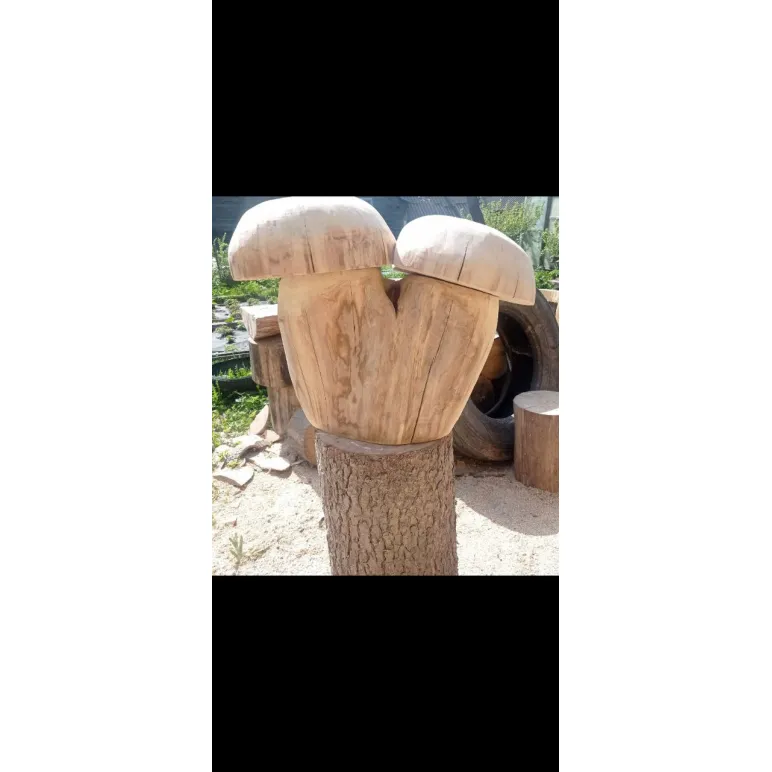Табуреты из цельного дерева