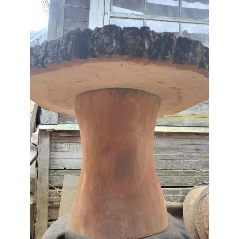 Табуреты из цельного дерева