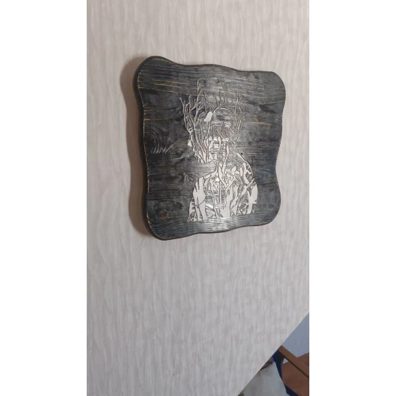 Панно из массива дерева сосна, структурная паста, под лаком. Черное, арт объект профиль лица девушки