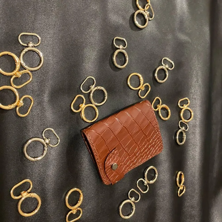 мини кашелек-картхолдер на кнопке