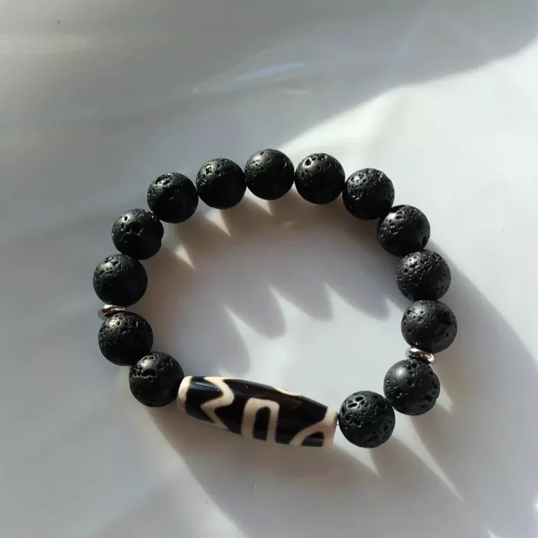 Женский браслет-талисман с ДЗИ «Четыре благодати»