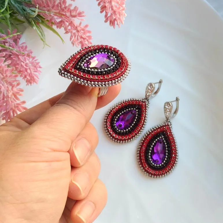 Комплект украшений "Гранаты"