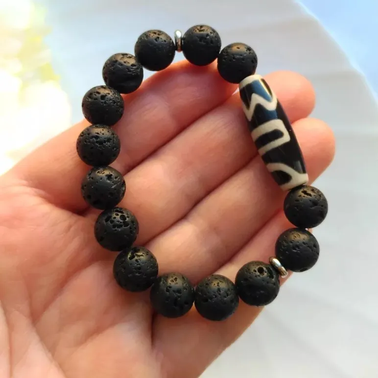 Женский браслет-талисман с ДЗИ «Четыре благодати»