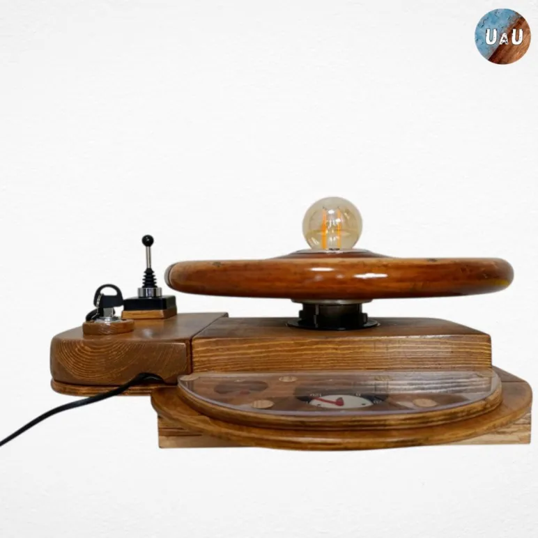 Ночник ручной работы из дерева "Ретро руль"