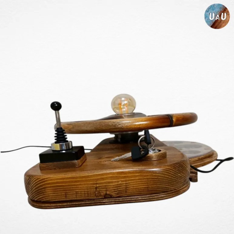 Ночник ручной работы из дерева "Ретро руль"