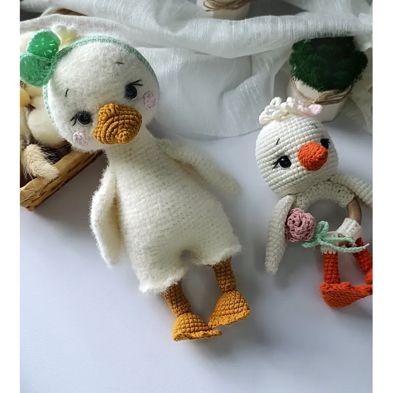 Игрушка "Гусенок" ручной работы