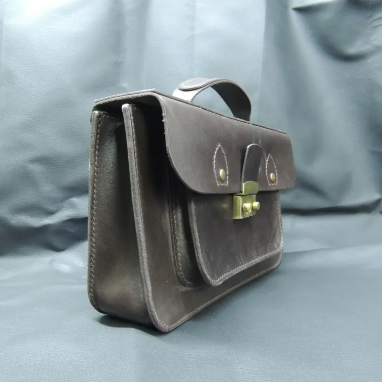 Кожаная классическая сумка ручной работы