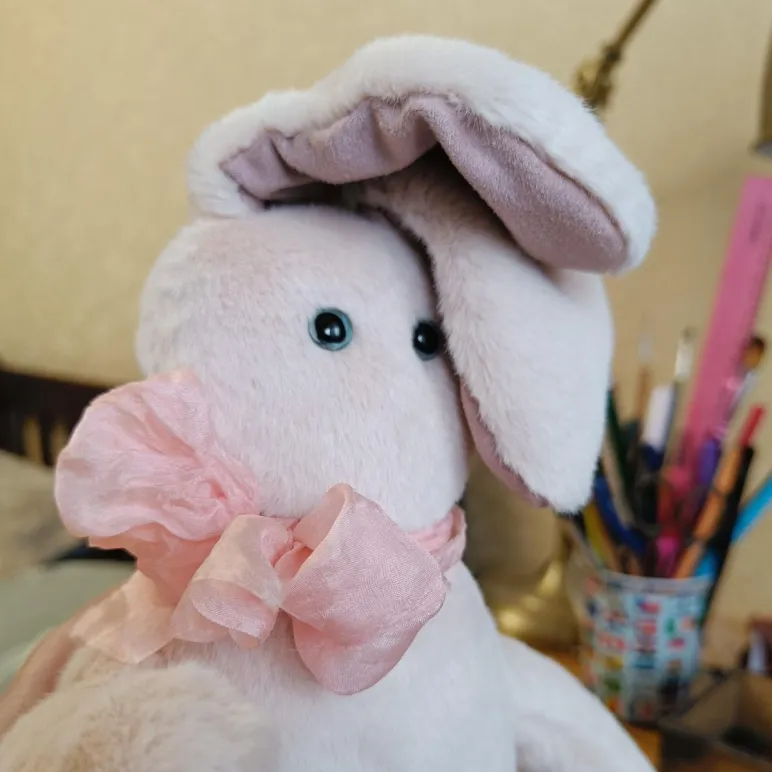 Плюшевый зайка-обнимашка