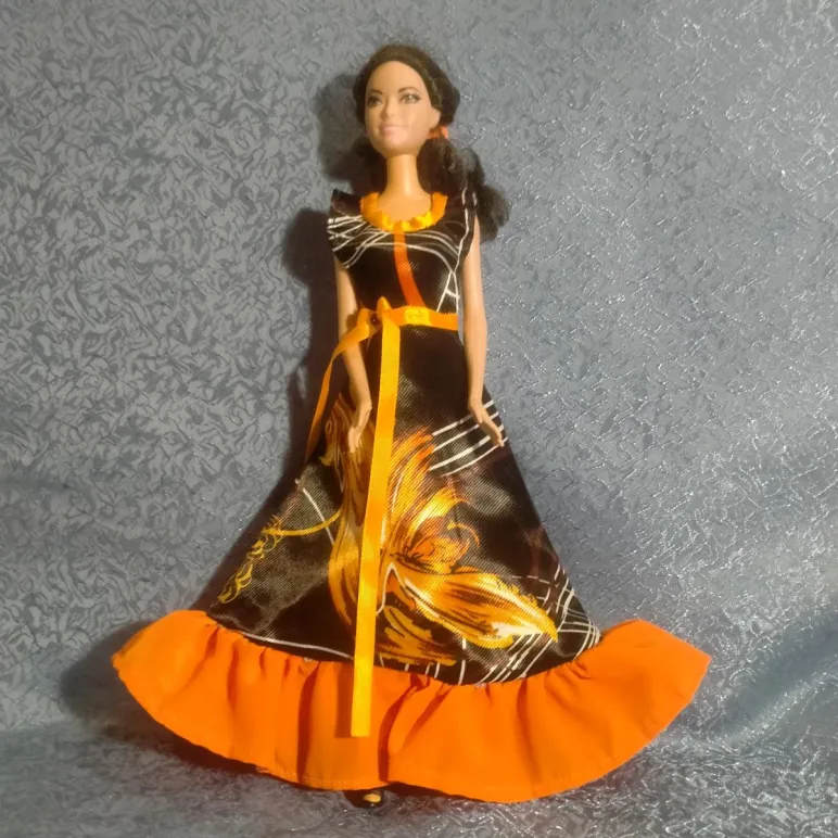 Платье для куклы Барби