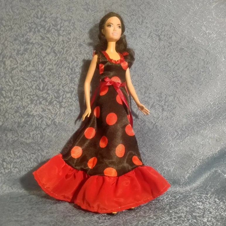 Платье для куклы Барби