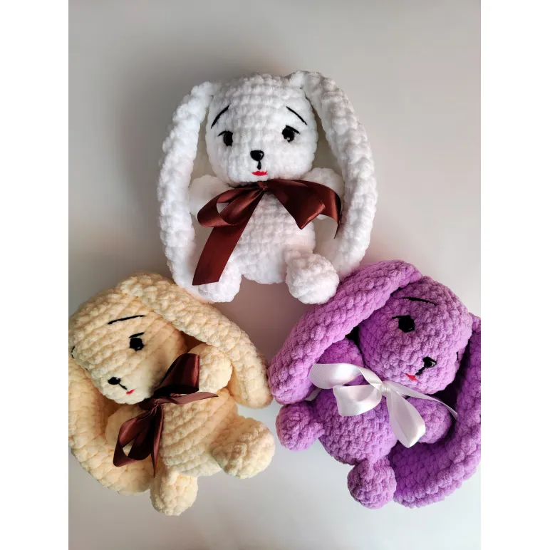 Плюшевый зайчик с большим ушками