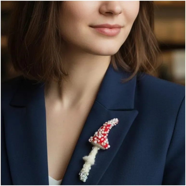 Брошь мухомор