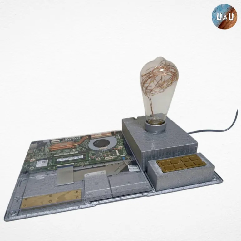 Светильник ручной работы "Никола Тесла"