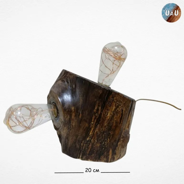 Светильник из дерева ручной работы