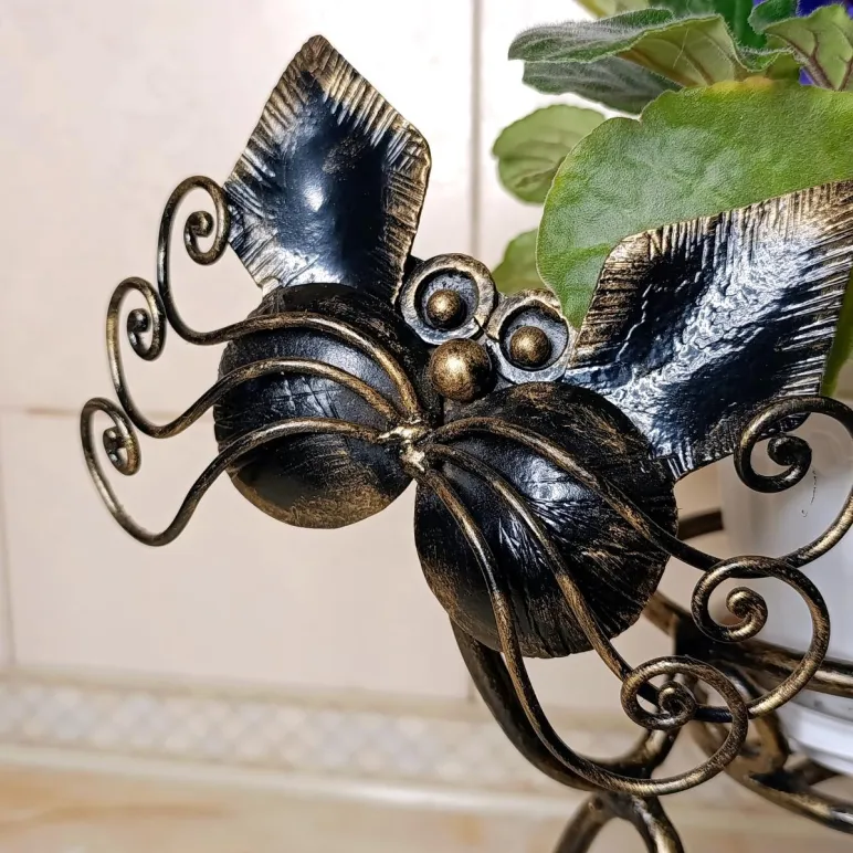 Кованая цветочница "Котик""