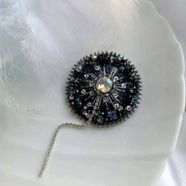 Брошь Одуванчик чёрный