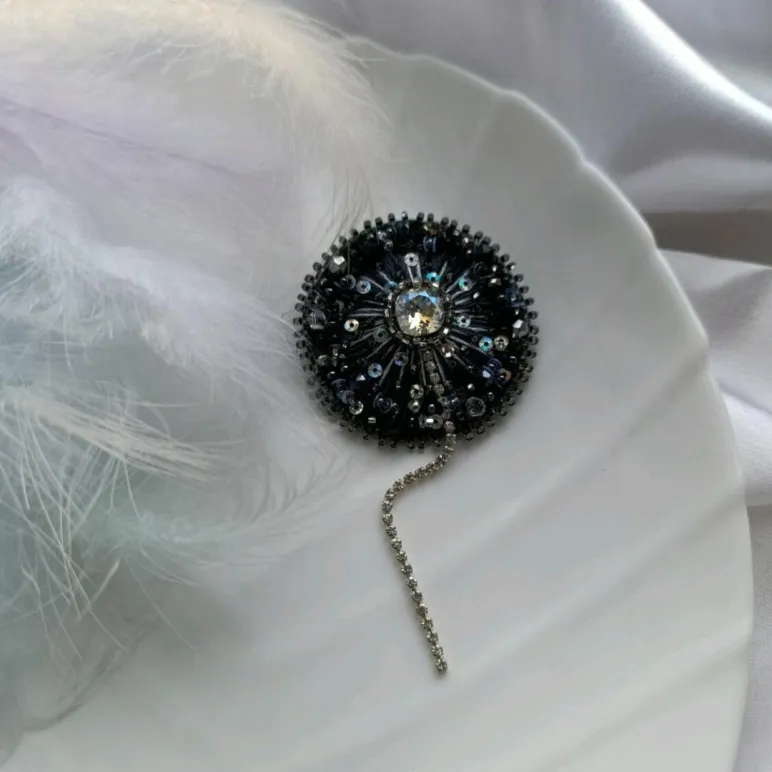 Брошь Одуванчик чёрный