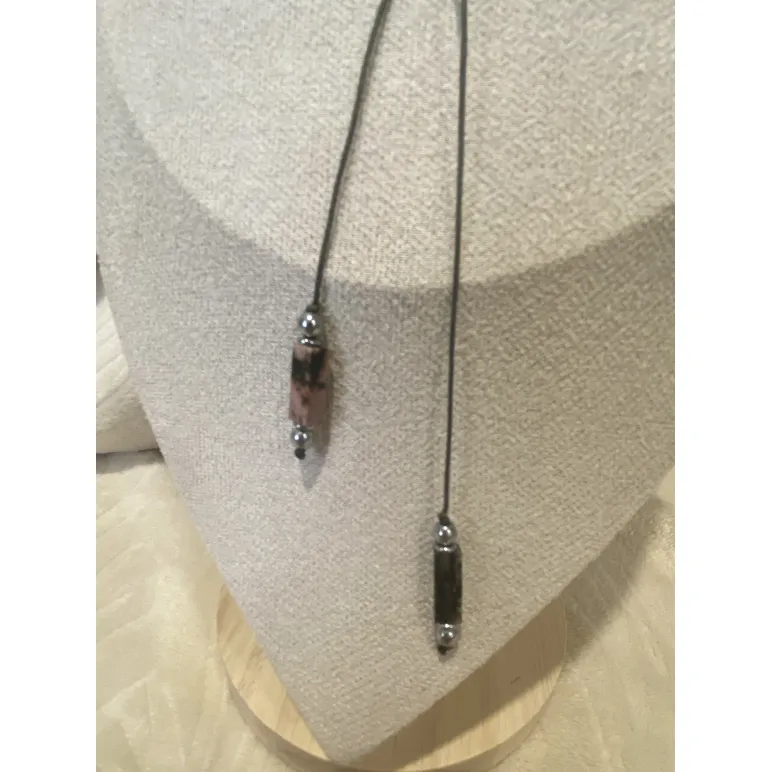 Колье - чокер с натуральным камнем Родонит