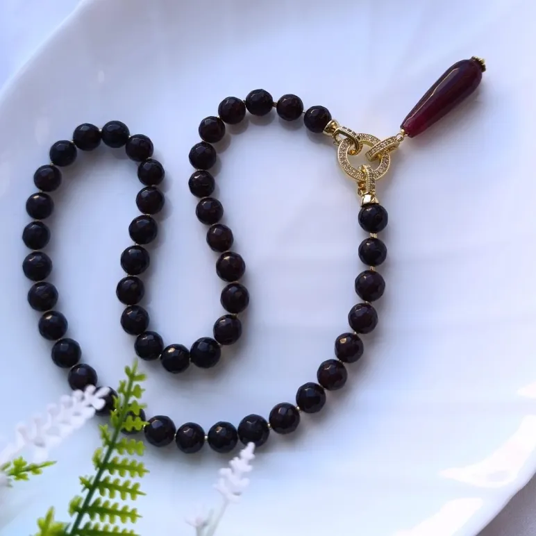 Колье из граната со съёмной подвеской