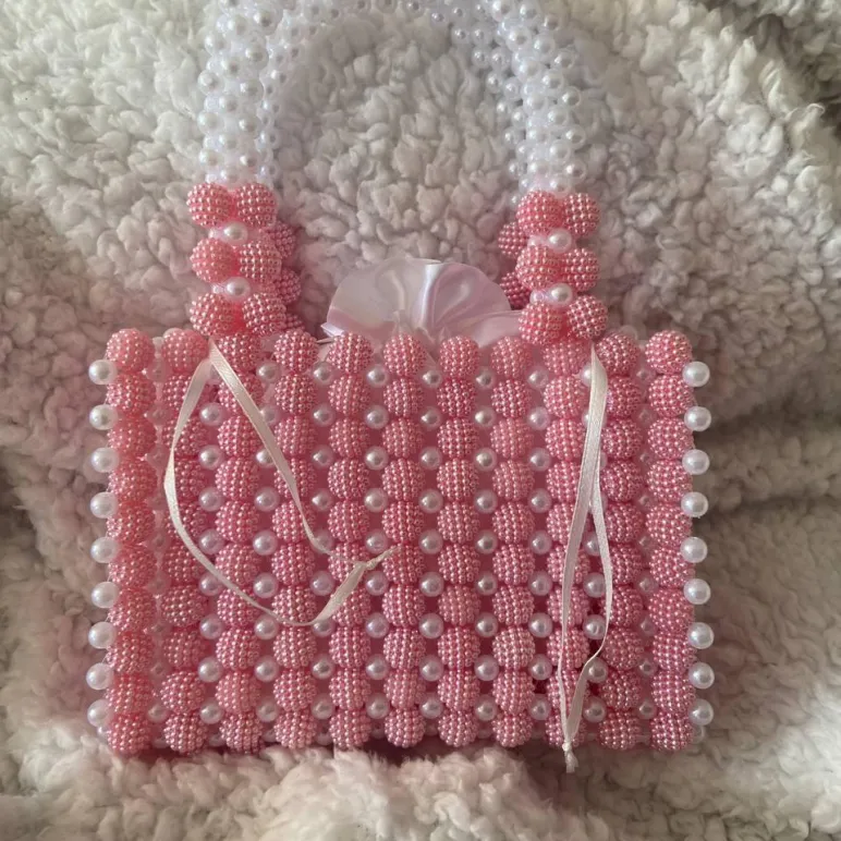 Сумочка из бусин "Розовая жемчужина"