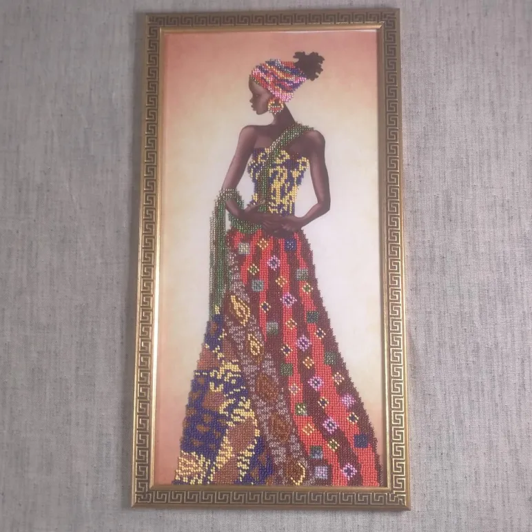 Картина вышитая бисером, африканка