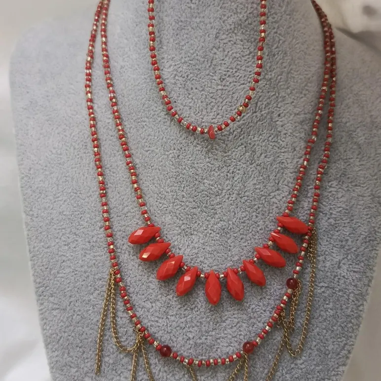 Комплект из бисера с кораллом