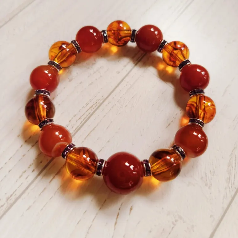 Браслет из сердолика с янтарем