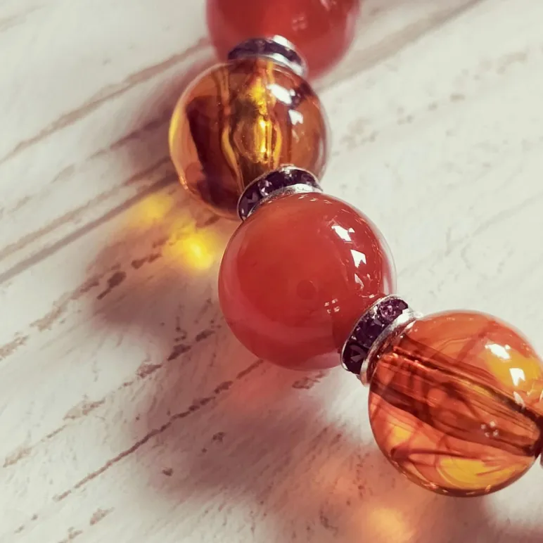 Браслет из сердолика с янтарем