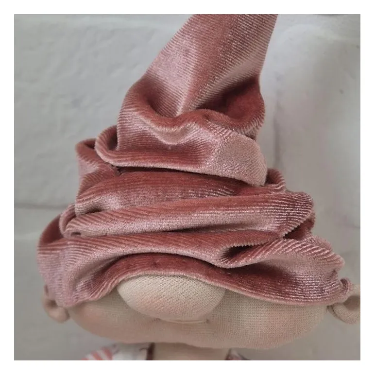 Розовый гном