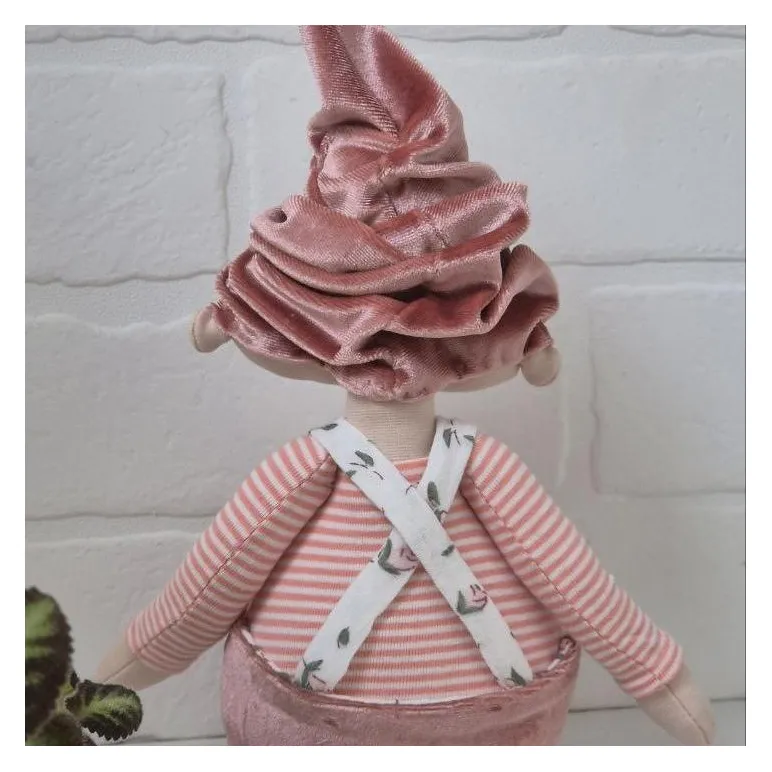 Розовый гном