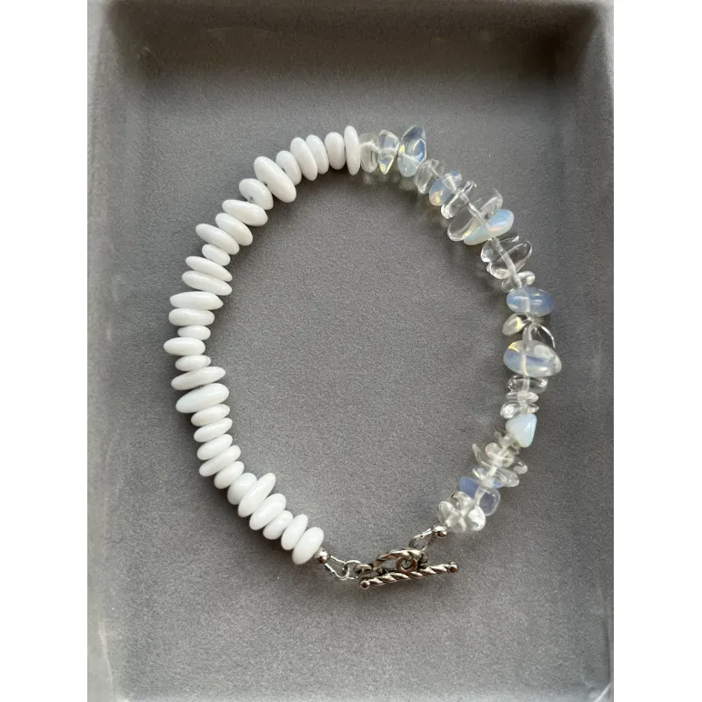Браслет из белого Агата и лунного камня